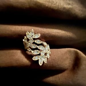 Gold ring with CZ. Size 9